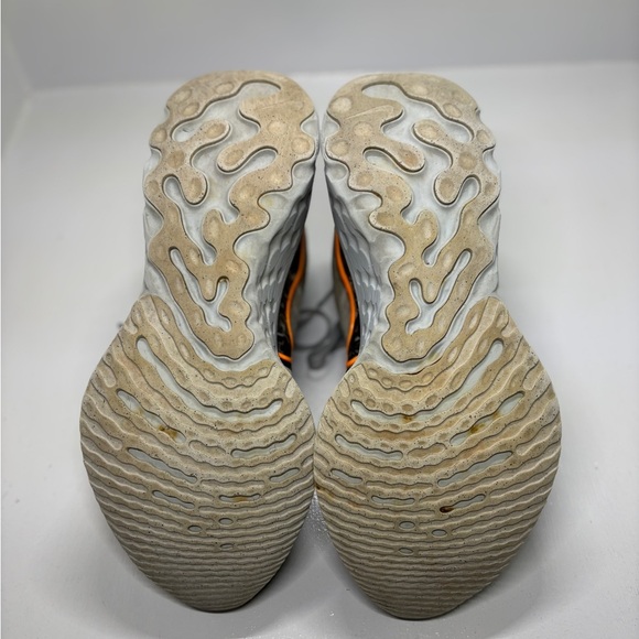 Men’s Nike React Infinity Run Flyknit 2 Light Bone/Sport Spice/Iron size 11 - Picture 7 of 10